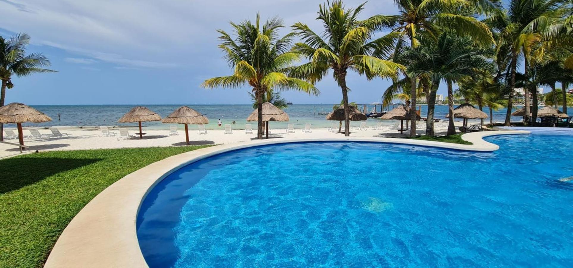 Oceanfront Condo At Unique Location Cancún Exteriör bild